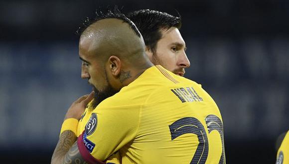 Arturo Vidal y Lionel Messi fueron compañeros durante dos temporadas en Barcelona. (Foto: AFP)