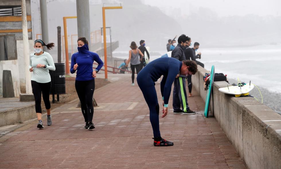 Surfistas, ciclistas y runners comienzan con la práctica del deporte en Miraflores | FOTO: GEC