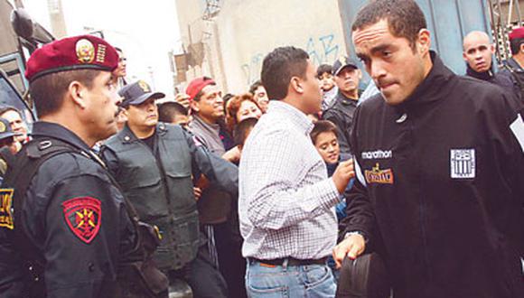 Ciurlizza no cree que Pizarro haya hecho negocio con su pase al Botafogo 