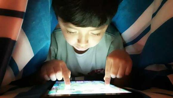 El Ministerio de Salud indica que ahora los menores pasan más horas delante de la computadora o el celular y usan las consolas con mayor frecuencia que antes. (Foto: Minsa)
