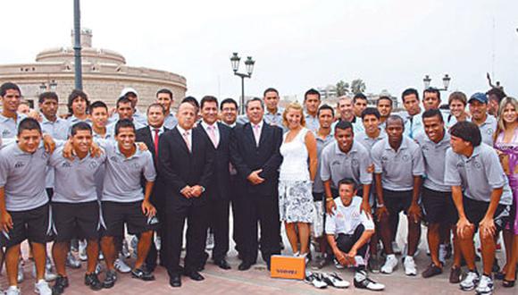 Boys se presenta esta noche en sociedad enfrentando al Bucaramanga de Colombia.