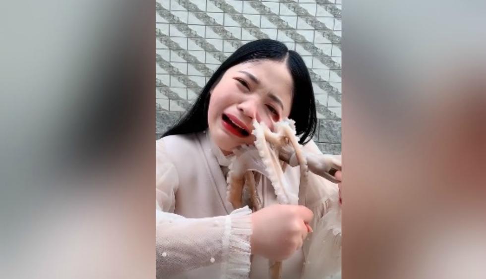 Usuarios de Facebook reaccionaron de diversas formas ante la insólita grabación. (Foto: Captura)