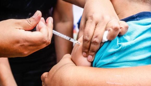 En provincias los menores serán vacunados en los centros e instituciones educativas dispuestos por las direcciones regionales de salud de los gobiernos regionales. (Foto: Andina)