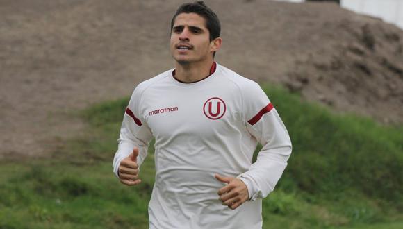 Aldo Corzo fue cambiado en el segundo tiempo del partido entre Universitario y UTC en Cajamarca. El Maso terminó muy molesto por el accionar del arbitraje durante el encuentro.