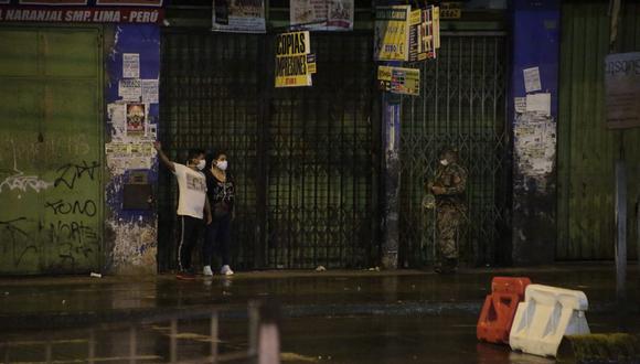 Los vecinos de Lima se vieron sorprendidos por la lluvia que cayó este lunes. (Foto: César Zamalloa/GEC)