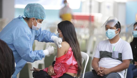 La vacunación contra el coronavirus continúa avanzando a nivel nacional. Foto: Britanie Arroyo/@photo.gec