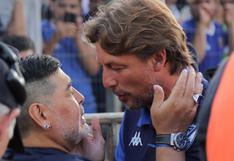Gimnasia vs. Vélez Sarsfield | Maradona y Gabriel Heinze compartieron cariñoso saludo previo al inicio | VIDEO