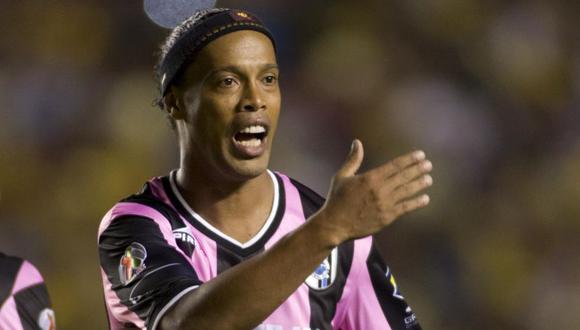 Ronaldinho Gaúcho se quedará en el Querétaro pese a 20 días de ausencia