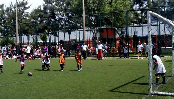 Apunta: Parques zonales de Lima tendrán más canchas de fútbol