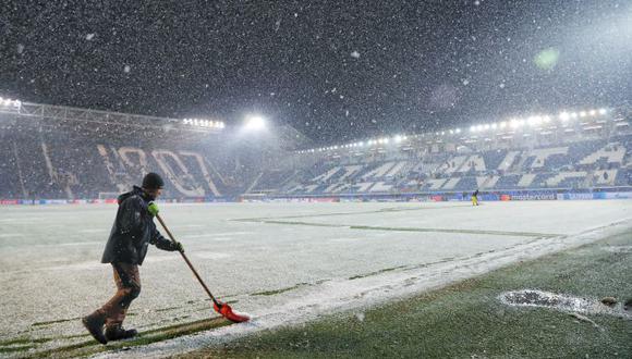 El Atalanta vs. Villarreal quedó suspendido por la intensa nieve que cubrió el gramado del Gewiss Stadium. (Foto: Getty Images)