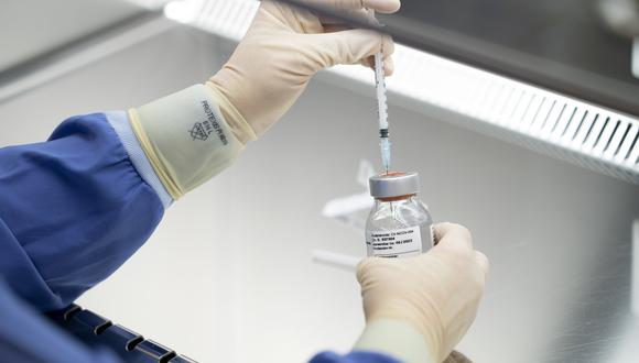 Minsa solo publicará información general respecto a la adquisición de vacunas contra el COVID-19 que viene emprendiendo con diferentes laboratorios. (Foto: Jeroen JUMELET / ANP / AFP)