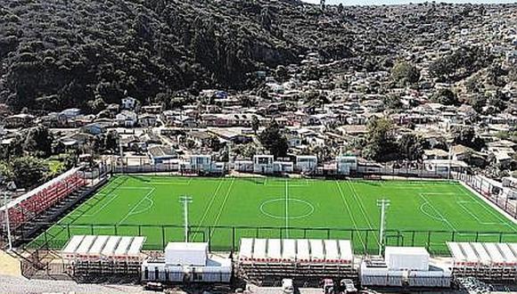 Exmundialista chileno construyó un estadio para la provincia donde nació