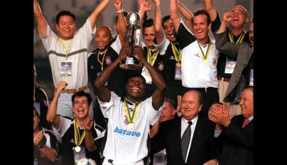 2000: Corinthians campeón tras vencer 4-3 a Vasco da Gama en penales. (Foto: AFP)
