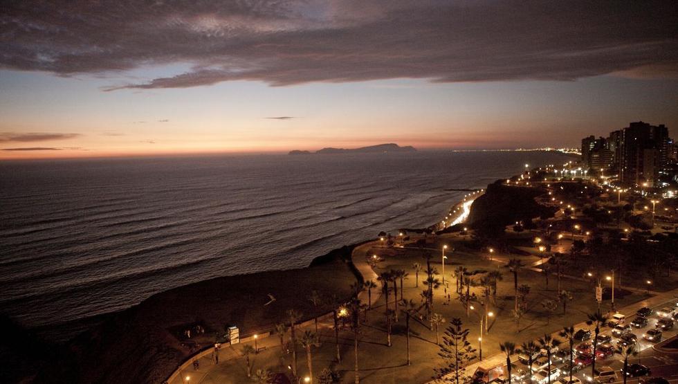 El malecón de Miraflores es un punto imperdible en la ciudad. (Archivo / El Comercio)