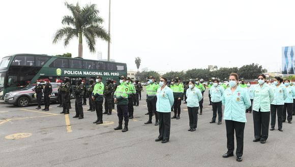 La Policía Nacional recibió un reconocido reconocimiento por su labor en primera línea. (Foto:MININTER)