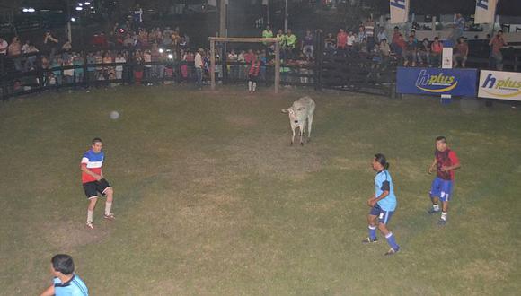 "Fútbol Boi", el juego que tiene como protagonista a una vaca [VIDEO]