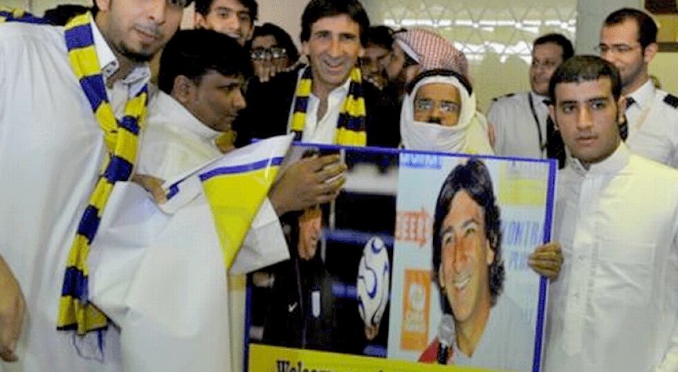 Gustavo llegó a Arabia Saudita y fue recibido a lo grande 