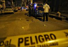 Comas: sicarios asesinan a balazos a tres hombres que conversaban en un mototaxi