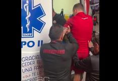 Universitario | Pablo Lavandeira fue retirado en ambulancia del estadio Nacional y genera preocupación [VIDEO]