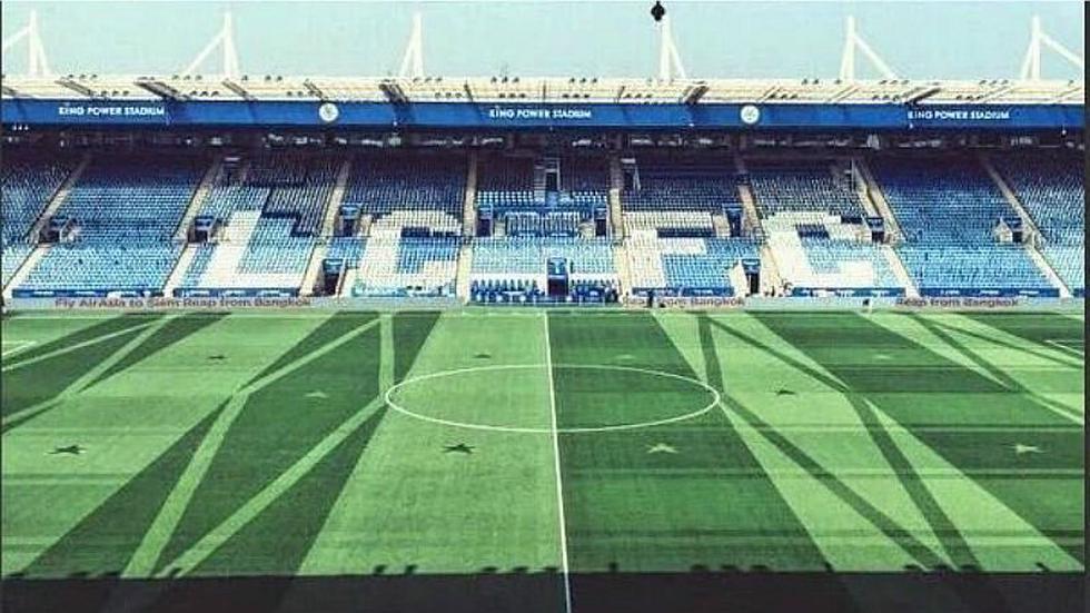 ¡Para aplaudir! Este club hizo su escudo en el césped del estadio
