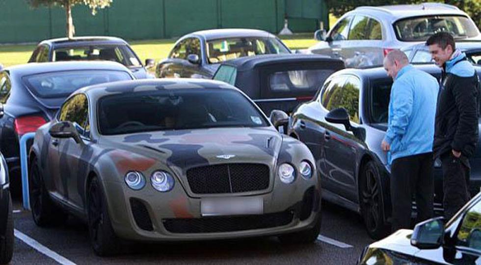 Se va a al guerra: Así quedó el lujoso Bentley de Mario Balotelli [FOTOS]