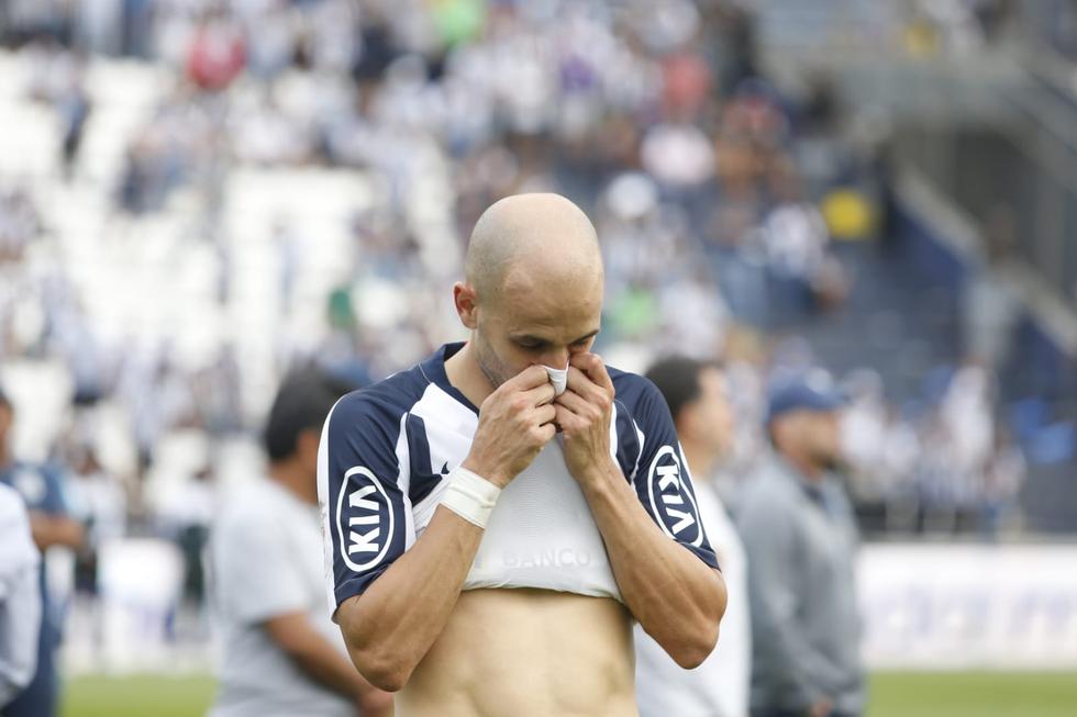 Los jugadores de Alianza Lima abandonaron cabizbajos el campo de Matute tras perder la final | Foto: GEC