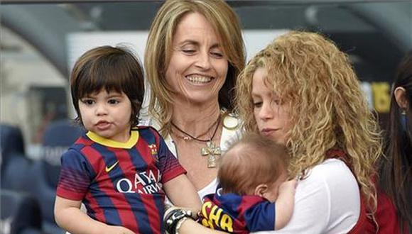 Shakira asiste al Camp Nou junto a sus dos hijos