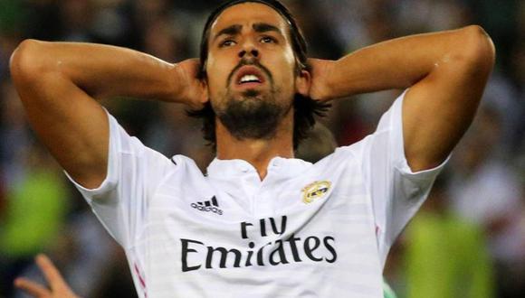 Franz Beckenbauer recomienda al Schalke de Jefferson Farfán no fichar a Khedira