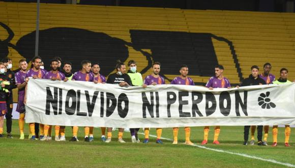 Acto se realizó antes del encuentro ante Peñarol.