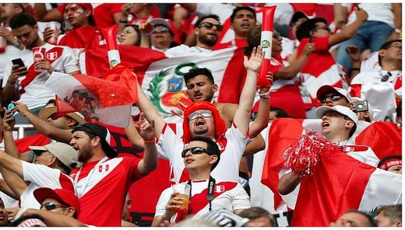Perú vs. Brasil | Hinchas cantaron 'Contigo Perú' en las afueras del hotel de concentración | VIDEO