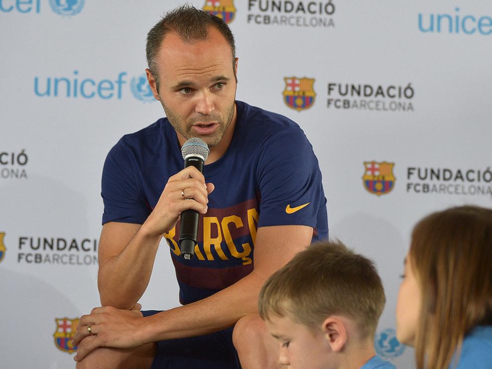 Barcelona: Andrés Iniesta sufre lesión en partido de Champions League