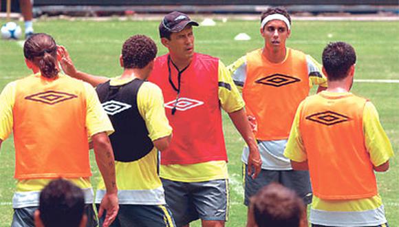 Cabezón Reynoso prueba nuevo equipo, pero mismo sistema ante ancashinos