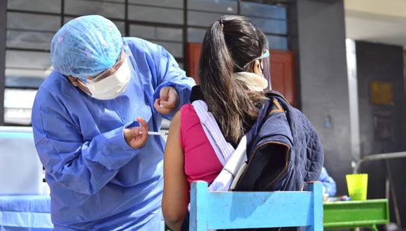 El pasado 31 de julio se comenzó a vacunar en la región Tacna a jóvenes de 24 a más. Foto: Diresa Tacna
