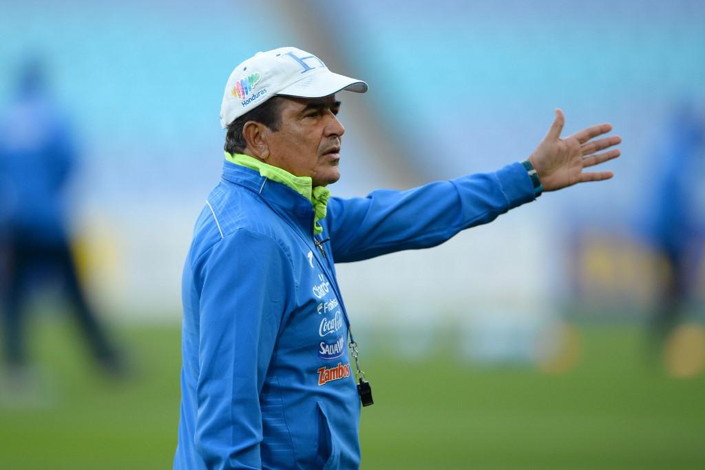 Jorge Luis Pinto fue cauteloso al pronunciarse sobre su futuro y el de Alianza Lima. (Foto: AFP)