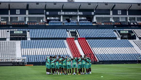 El cuadro ecuatoriano llegó a Lima la noche del lunes y entrenó esta mañana en el estadio de Alianza Lima, Matute.