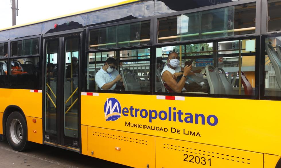 Algunas personas tienen que utilizar el transporte público | Foto: GEC