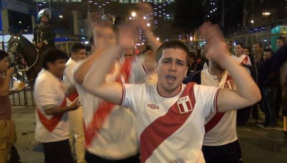 Selección Peruana: Cientos de hinchas llegan al Estadio Nacional [VIDEO]