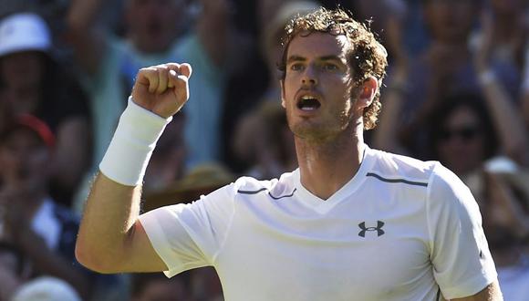 Andy Murray debutó en Wimbledon con el pie derecho