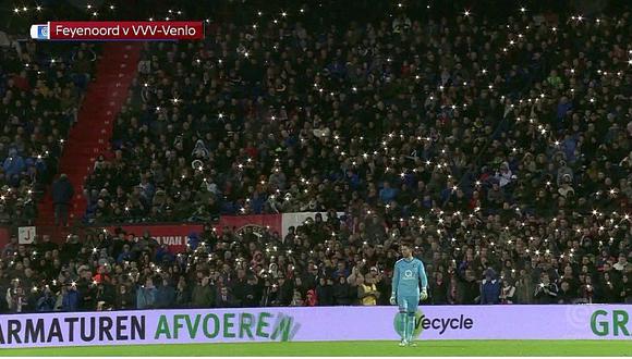 Feyenoord de Renato Tapia apoya así a futbolista tras muerte de su hijo [VIDEO]
