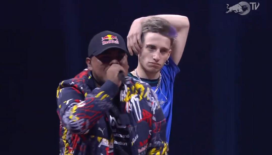 Red Bull Batalla de los Gallos EN VIVO | Aczino eliminó a Wos en primera tras tres réplicas | VIDEO