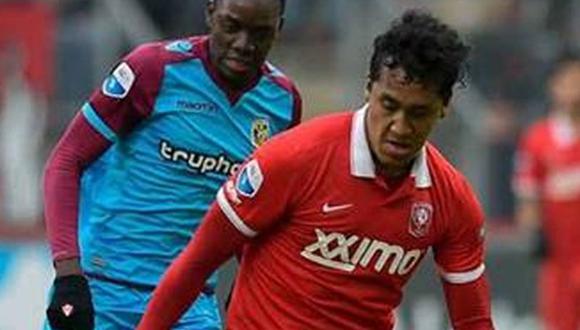 Renato Tapia no pudo evitar la derrota del Twente con el AZ Alkmaar