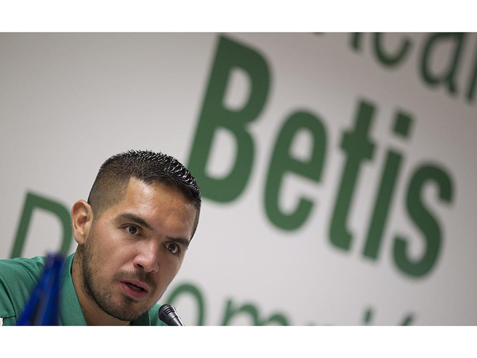 Así fue la presentación de Juan Vargas en el Real Betis [GALERÍA]