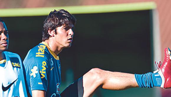 Kaká dice que es más completo que Maradona y Brasil lleva su agua a Rosario para que no los sorprendan