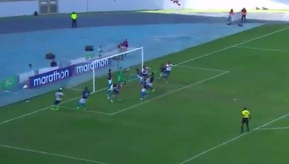 Alianza Lima vs. Municipal: Leao Butrón y Luis Garro evitan gol de 'ediles' [VIDEO]