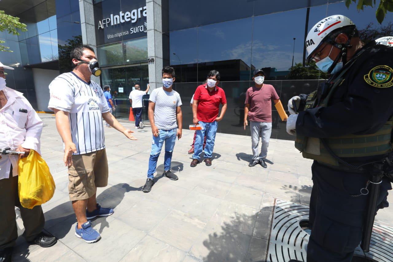 Desconcierto de aportantes de las AFP’S por reducción de dinero y reclaman servicio presencial para solución a sus problemas.