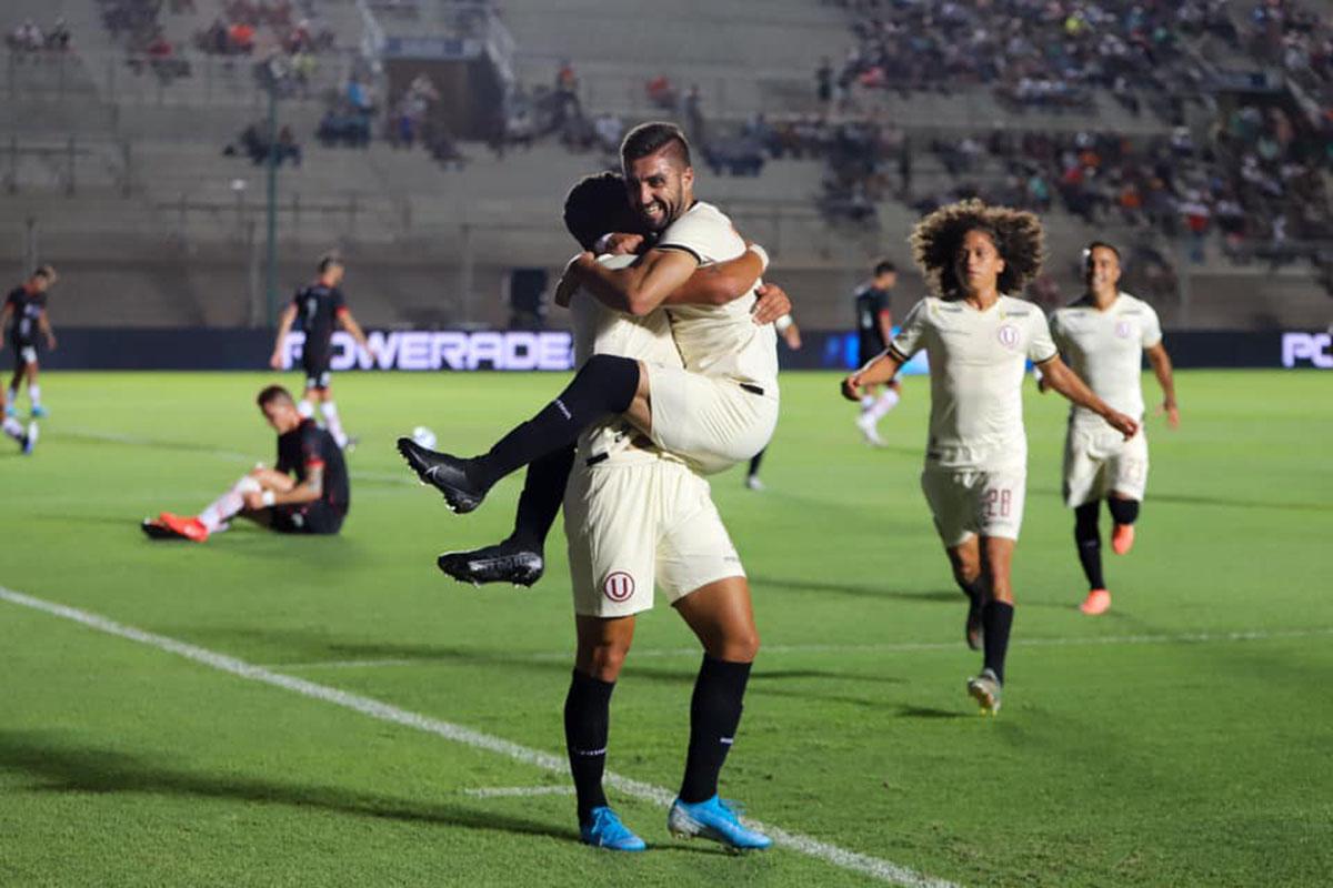 Universitario vs. Boca Juniors: previa, alineaciones y canales de TV del partido por el Torneo de Verano 2020. | Foto: @Universitario