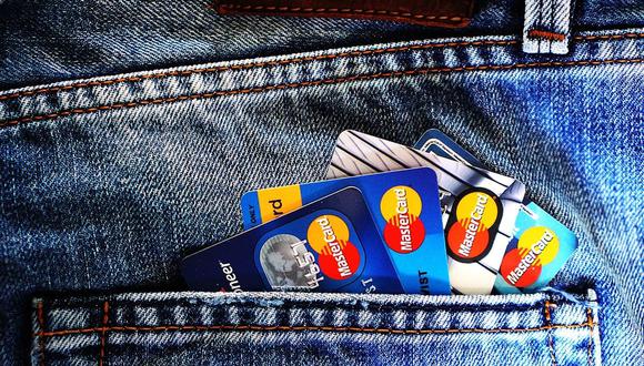 Ser mayor de edad, contar con DNI y acreditar que cuentas con ingresos, son algunos de los requisitos mínimos que exigen las entidades financieras para emitir una tarjeta de crédito (Foto: Pixabay)