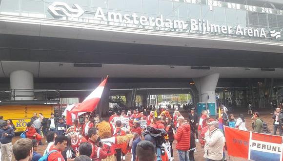 Banderazo peruano en Ámsterdam fue un éxito [VIDEO]