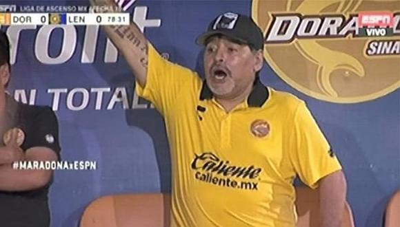 Narradores se burlan de Maradona por pedir el VAR en la Segunda de México