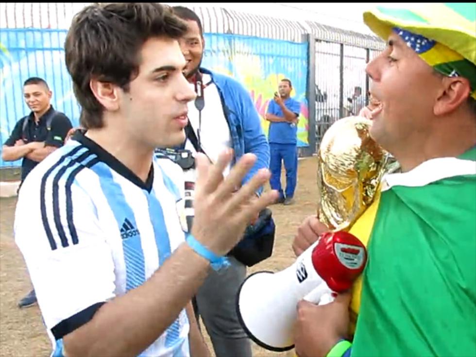 Mundial Brasil 2014: Hinchas brasileños y argentinos se 'pelean' por la Copa FIFA [VIDEO]